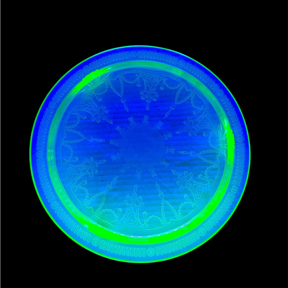 Vintage Green Depression Uranium Glass  Etched Cake Plate 10"
